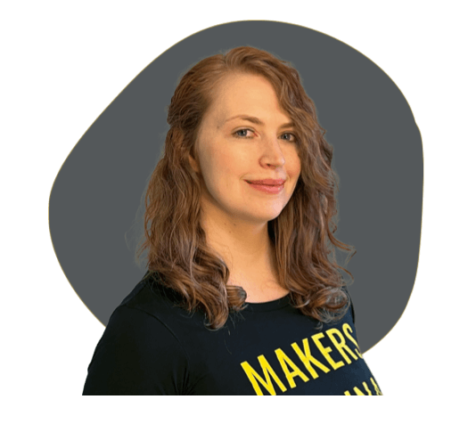 headshot of Andreea Turcu